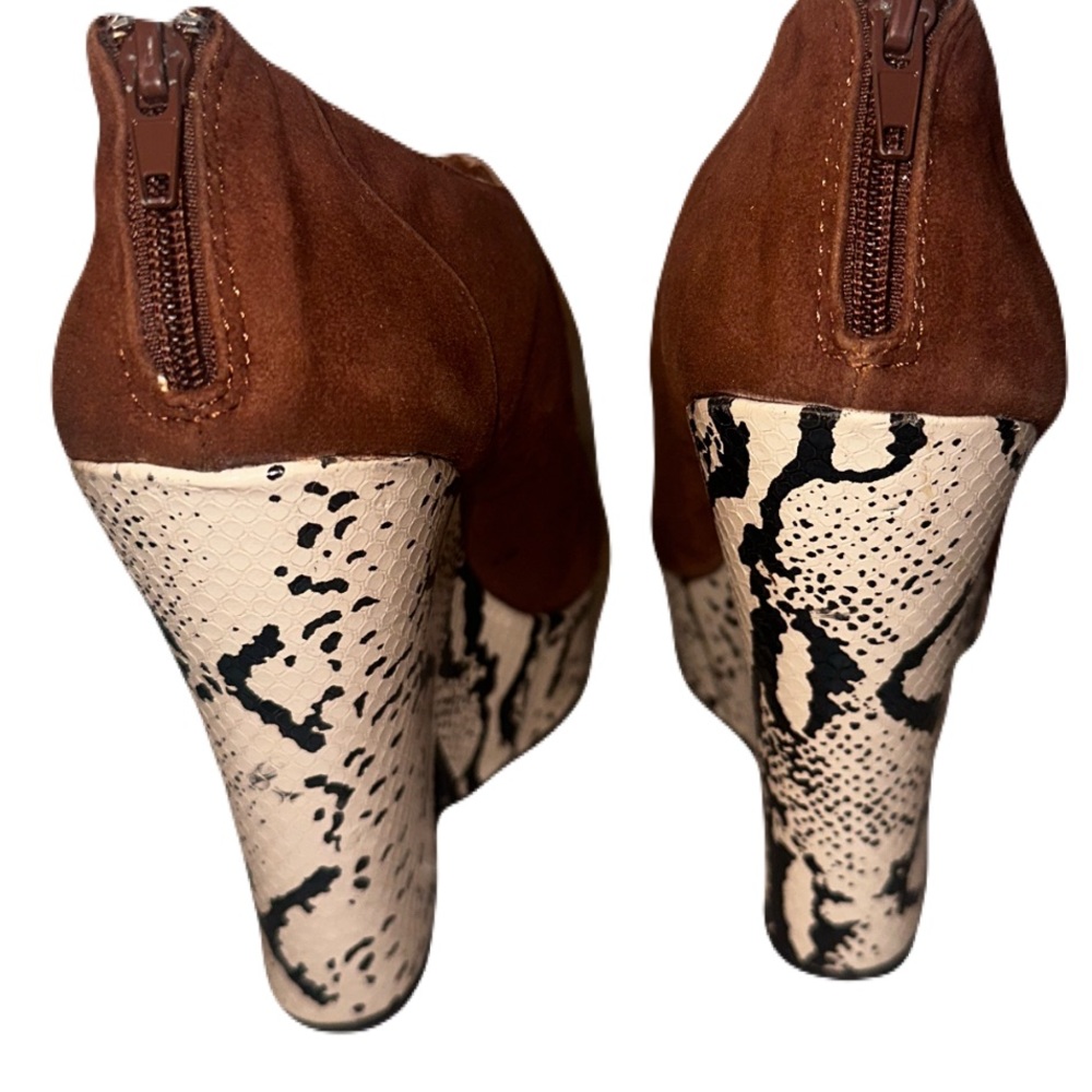 Brown, beige+ black snake print, size 7 Qupid Peep-Toe Wedge Shoes/heels